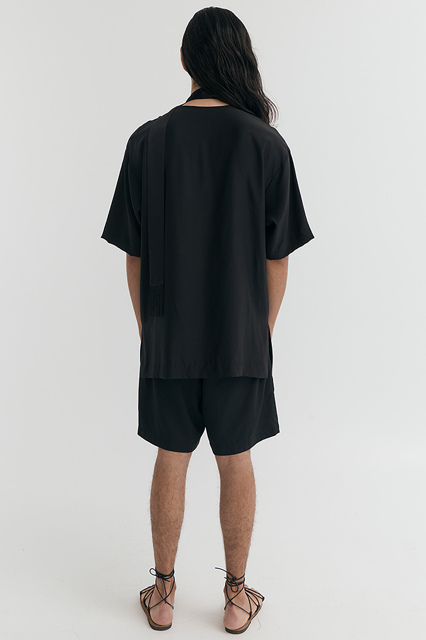 T SHIRT WITH TIE
