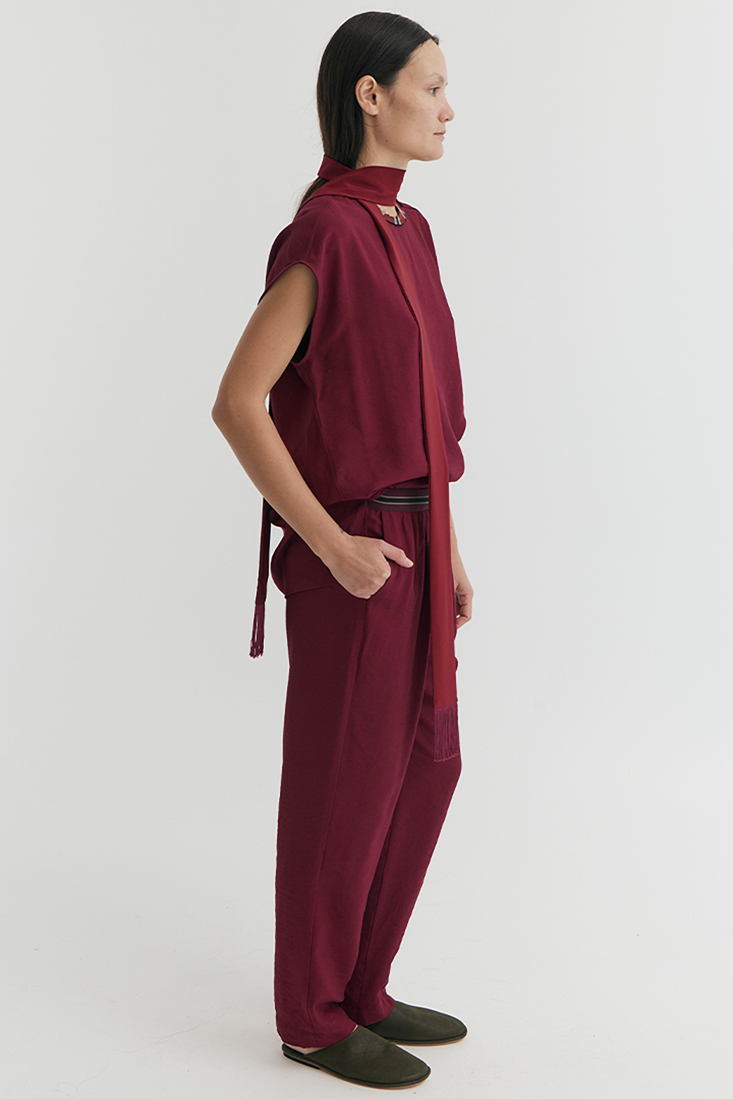 SLEEVELESS SIDE ZIP TOP PLUM
