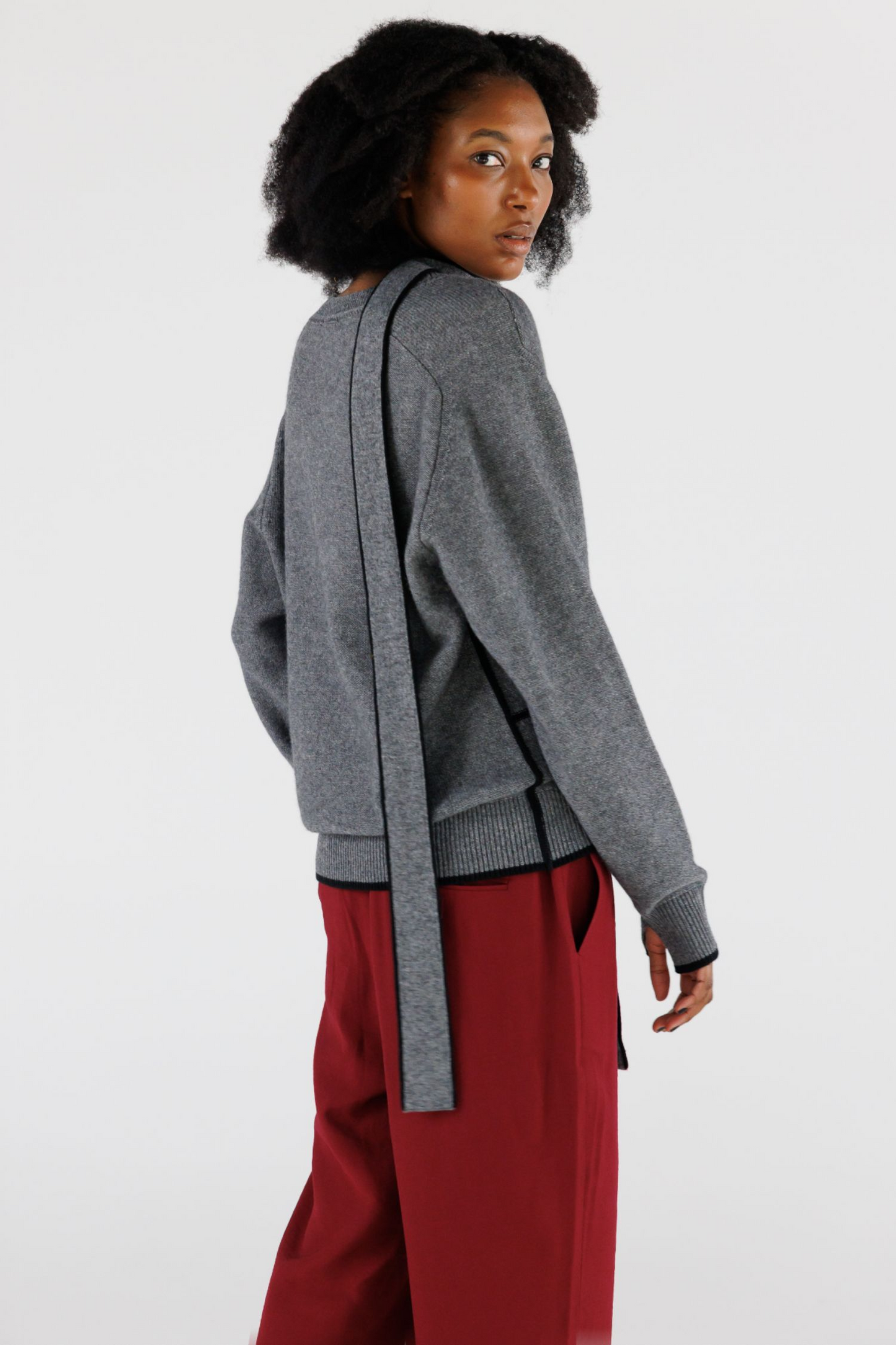 V NECK SCARF SWEATER