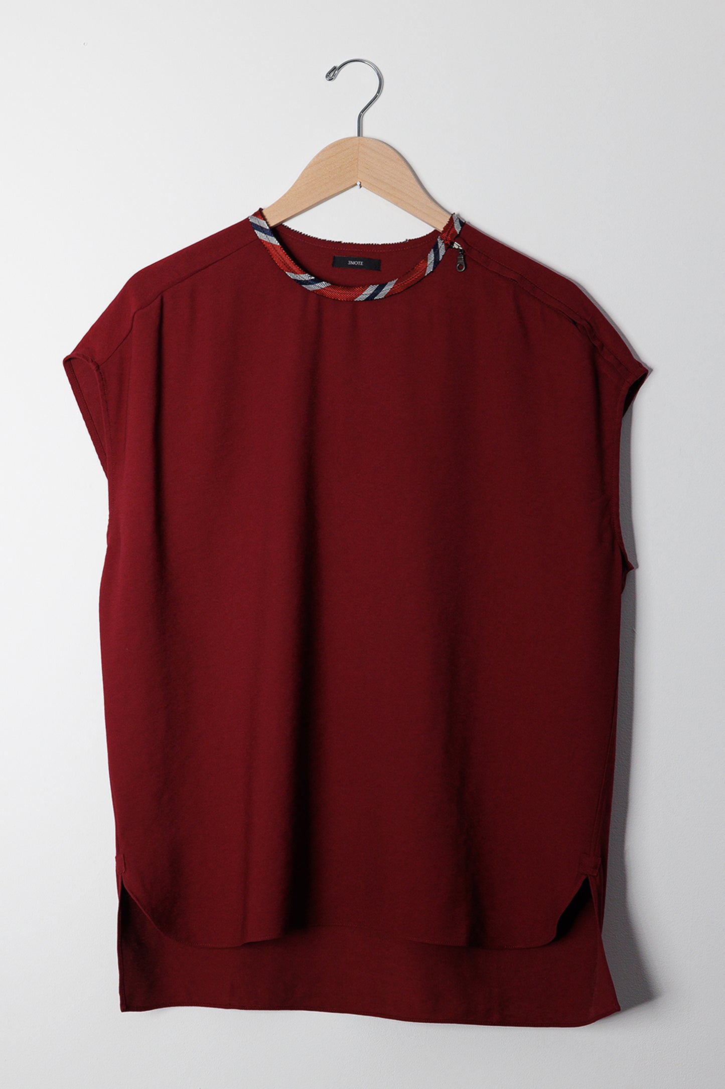 SLEEVELESS SIDE ZIP TOP PLUM