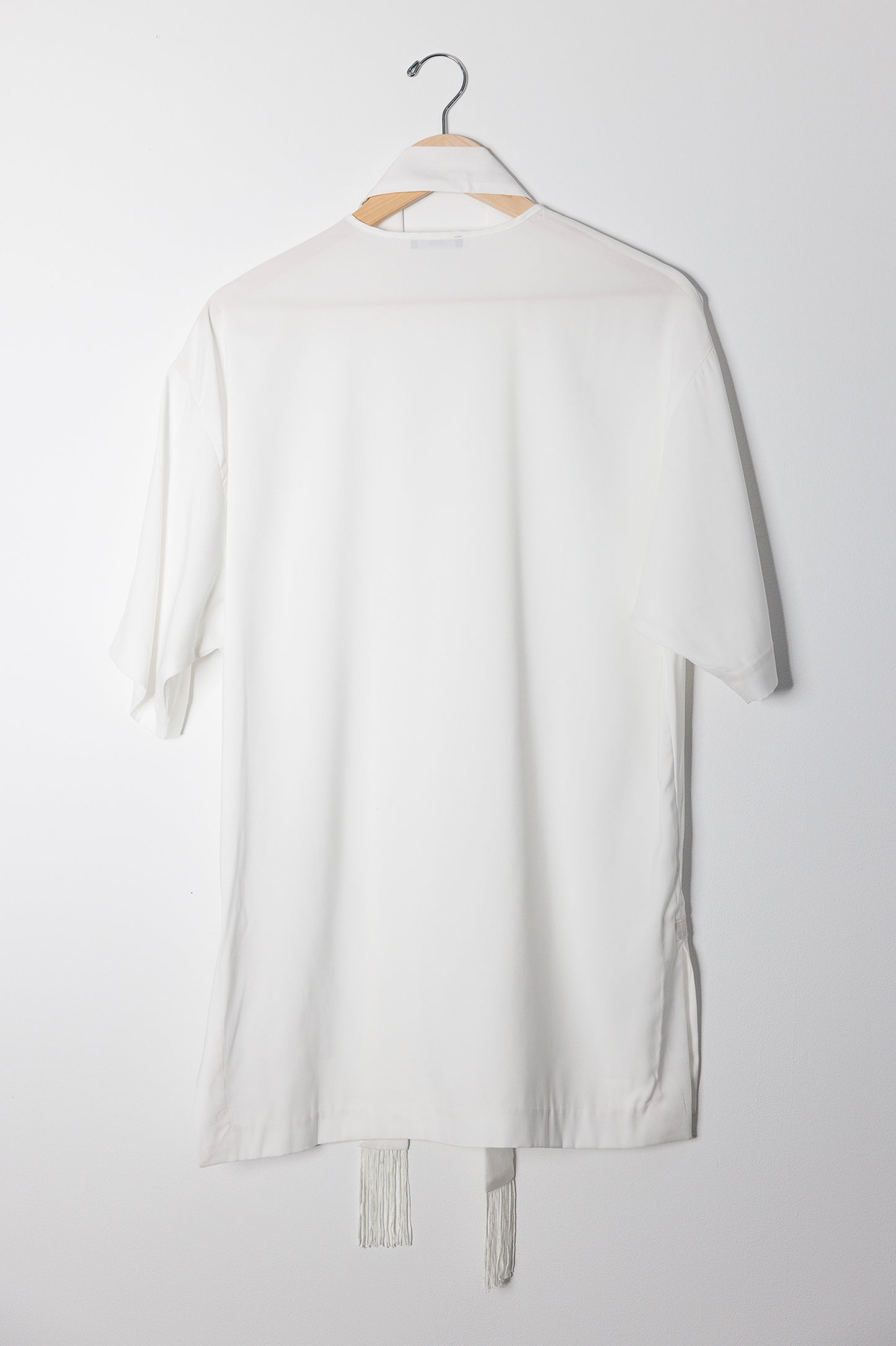 T SHIRT WITH TIE