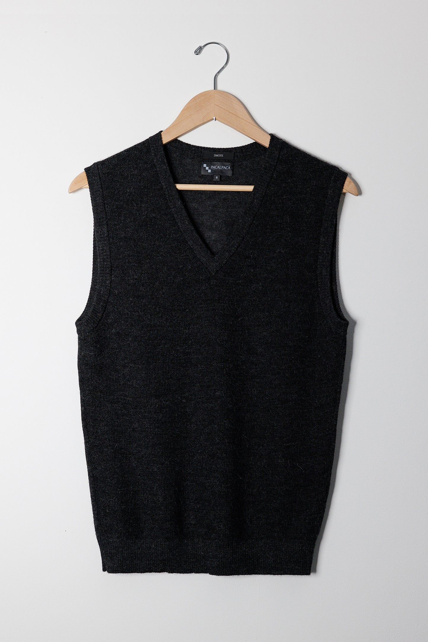V NECK SWEATER VEST