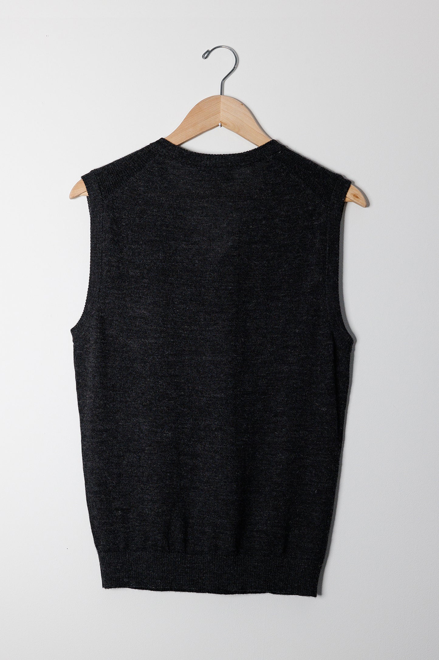 V NECK SWEATER VEST