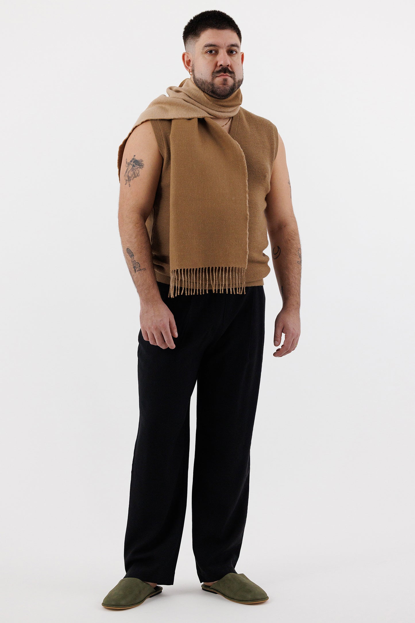 V NECK SWEATER VEST