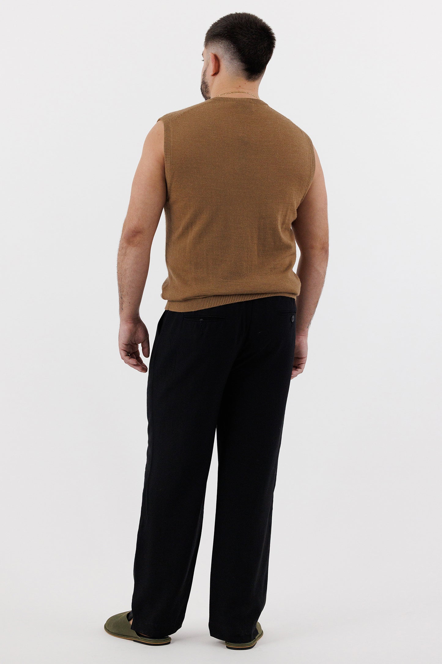 V NECK SWEATER VEST