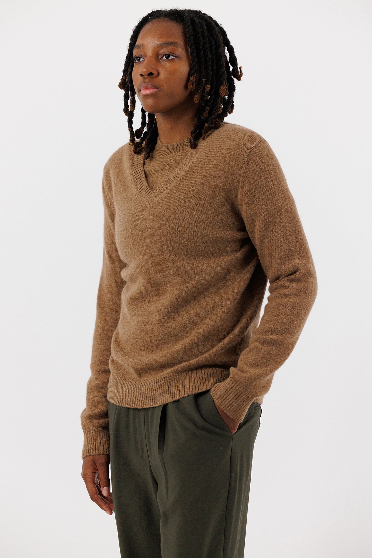 V NECK SWEATER