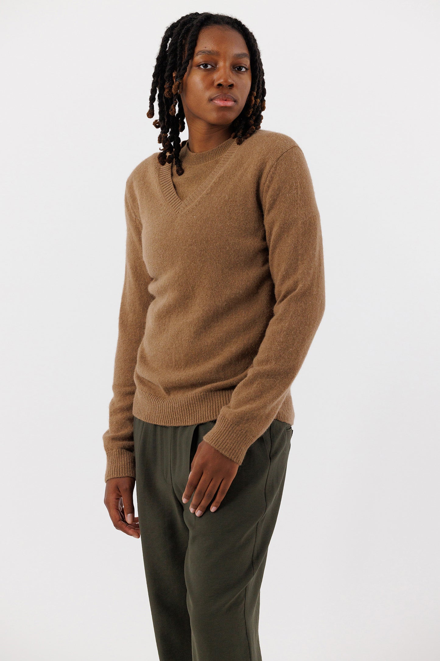 V NECK SWEATER