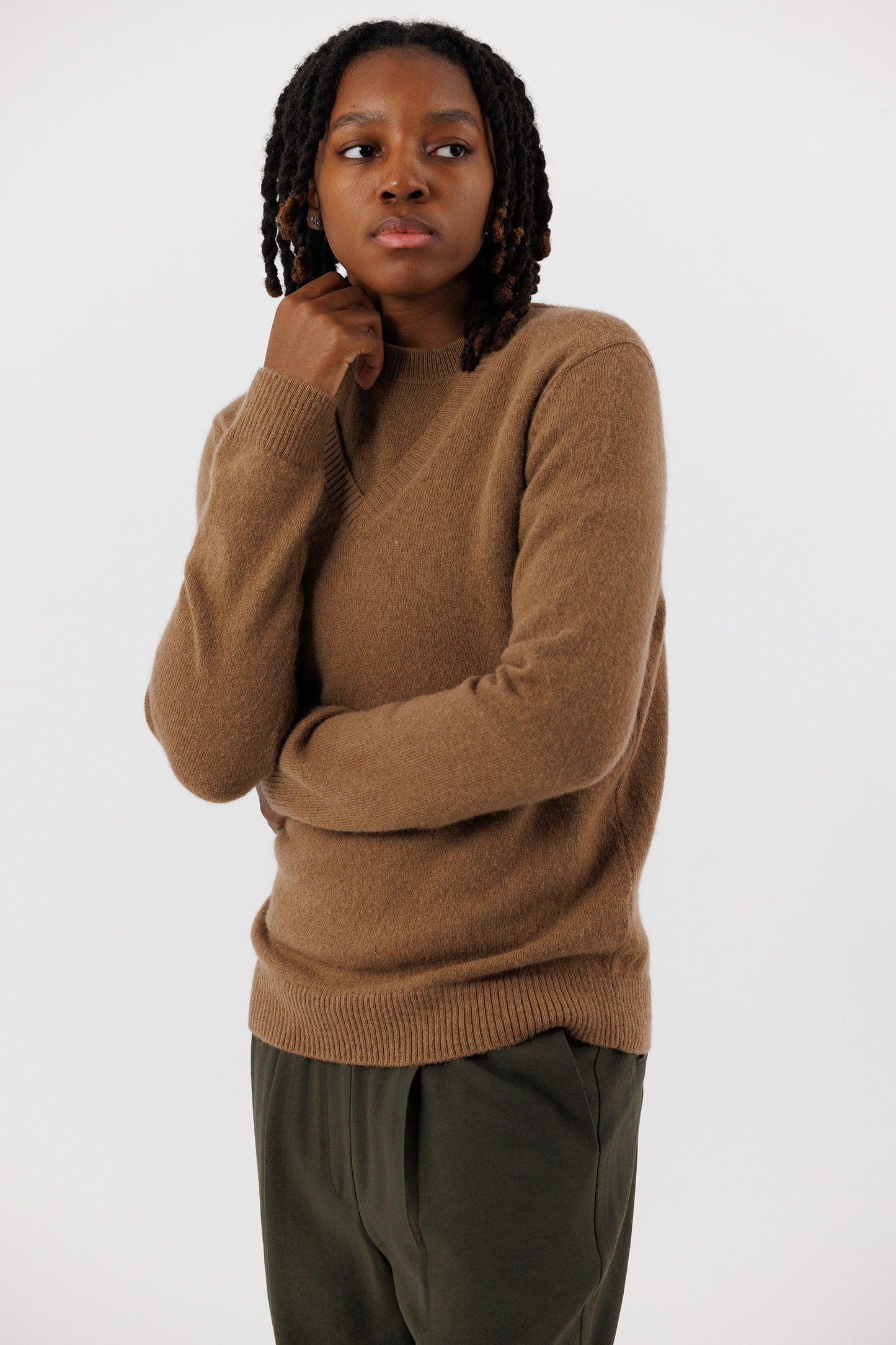 V NECK SWEATER