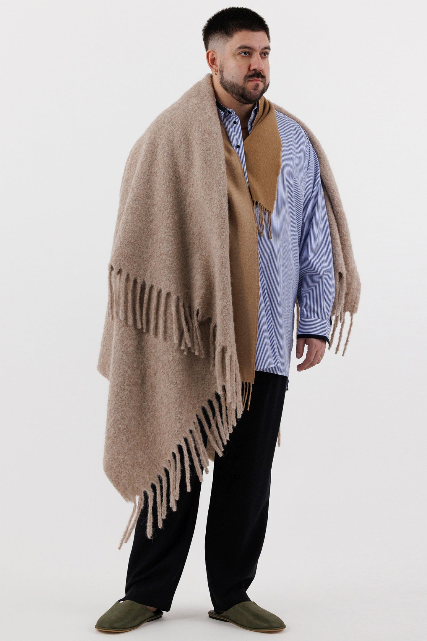 BOUCLE BRUSHED SHAWL