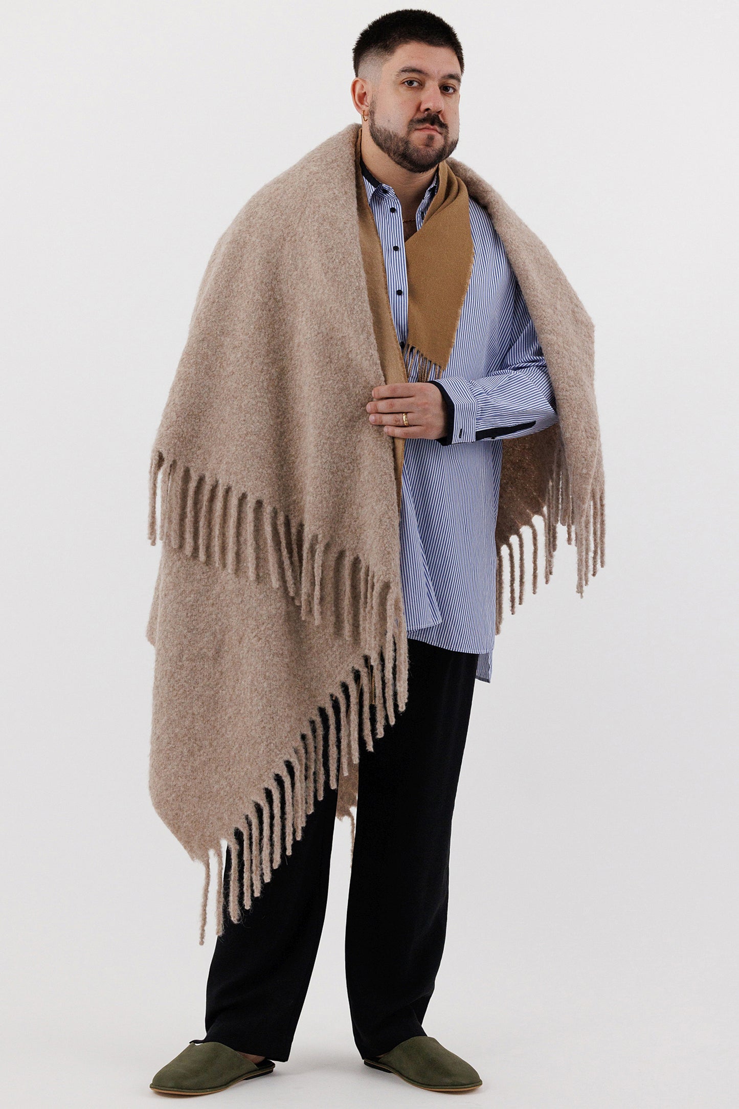 BOUCLE BRUSHED SHAWL