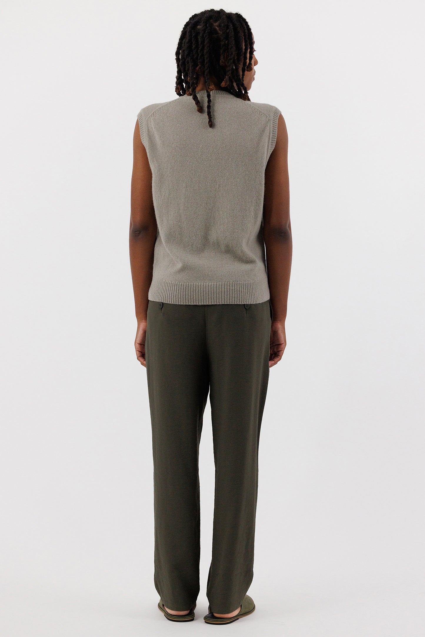 V NECK SWEATER VEST