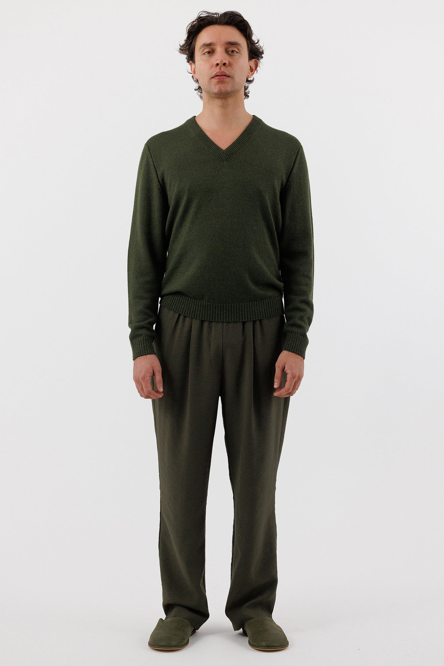 V NECK SWEATER