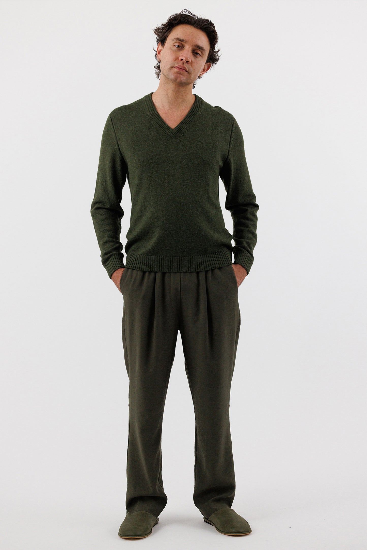 V NECK SWEATER