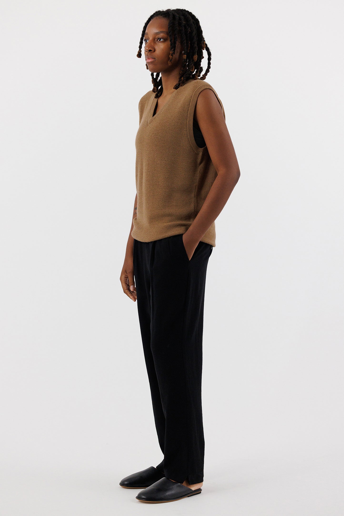 V NECK SWEATER VEST
