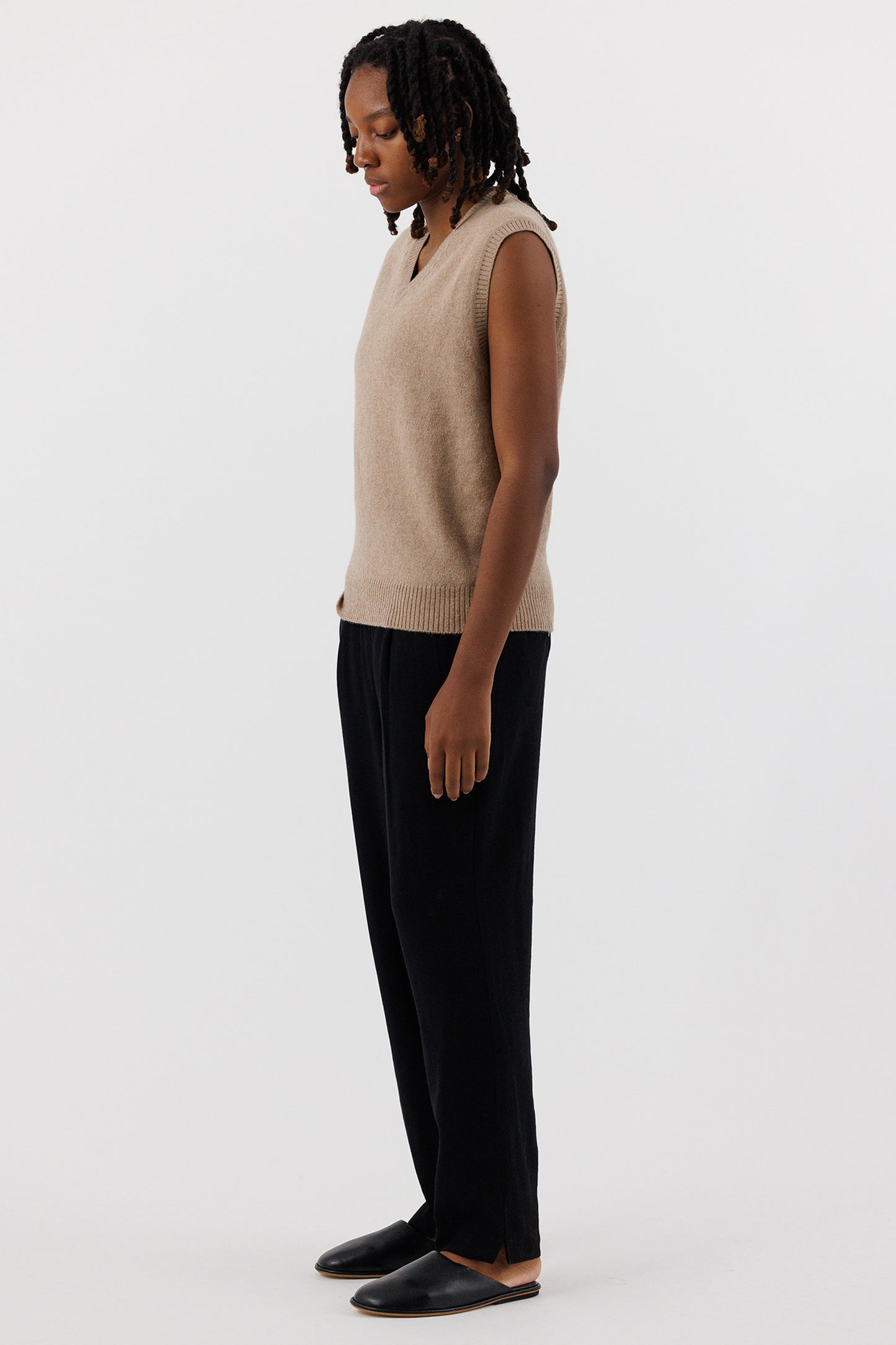 V NECK SWEATER VEST