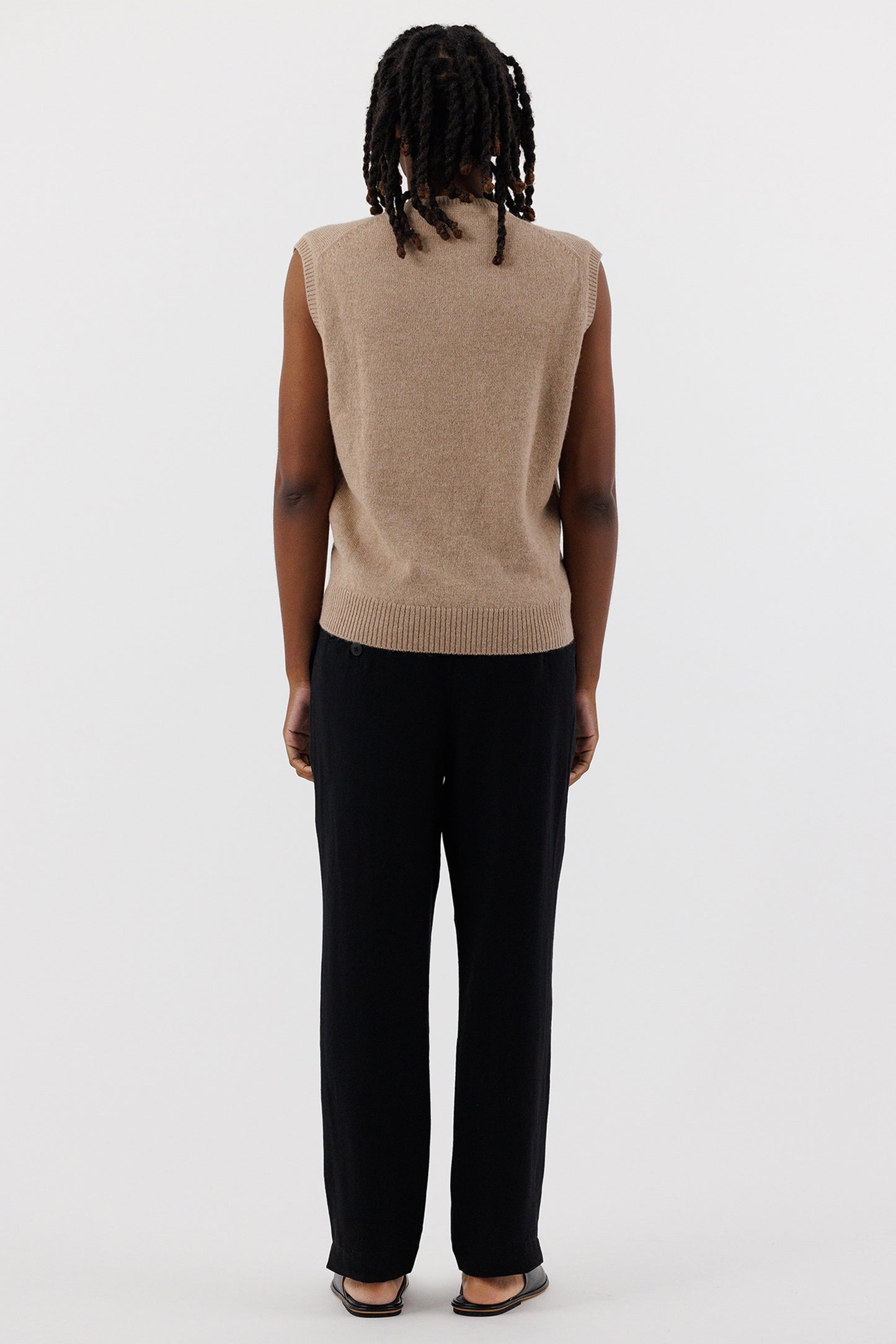 V NECK SWEATER VEST