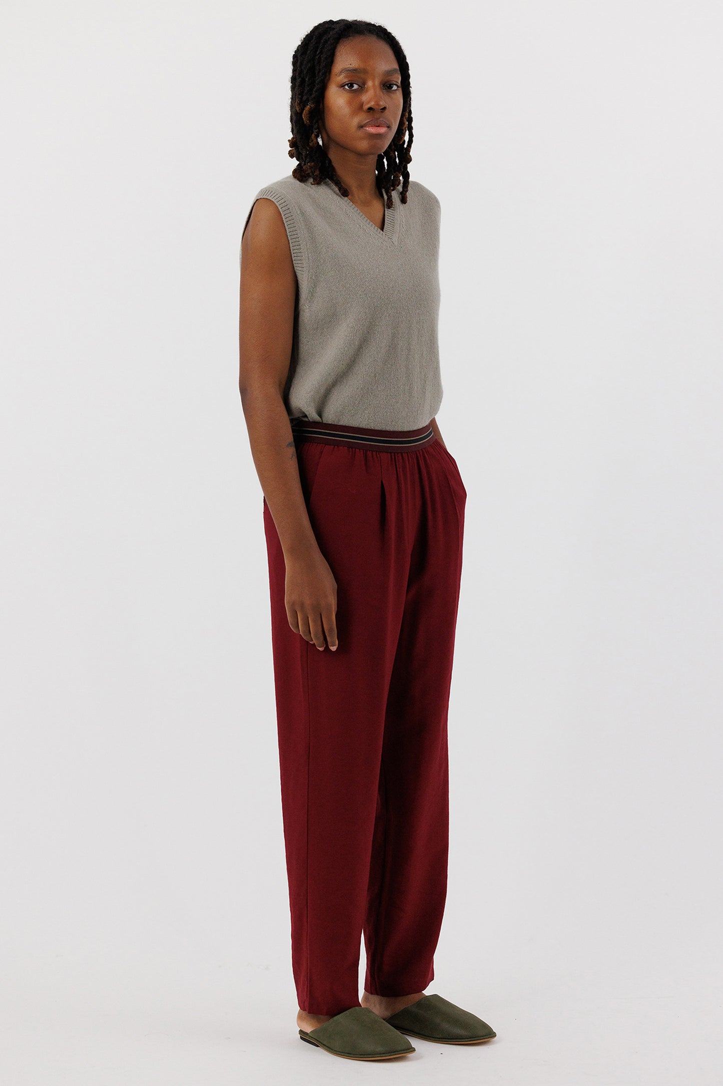 V NECK SWEATER VEST