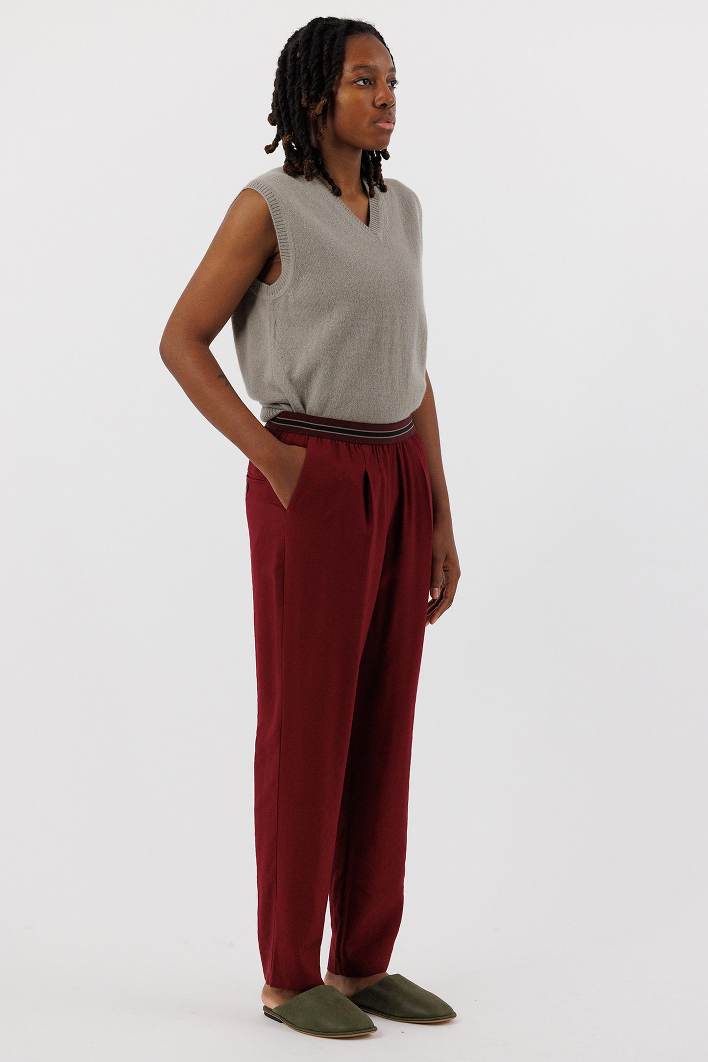 V NECK SWEATER VEST