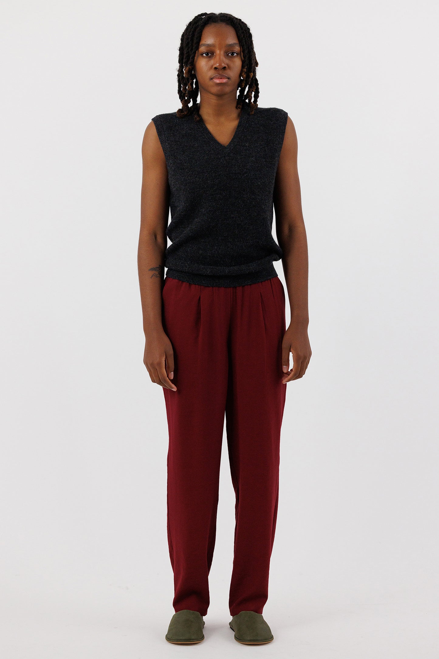 V NECK SWEATER VEST