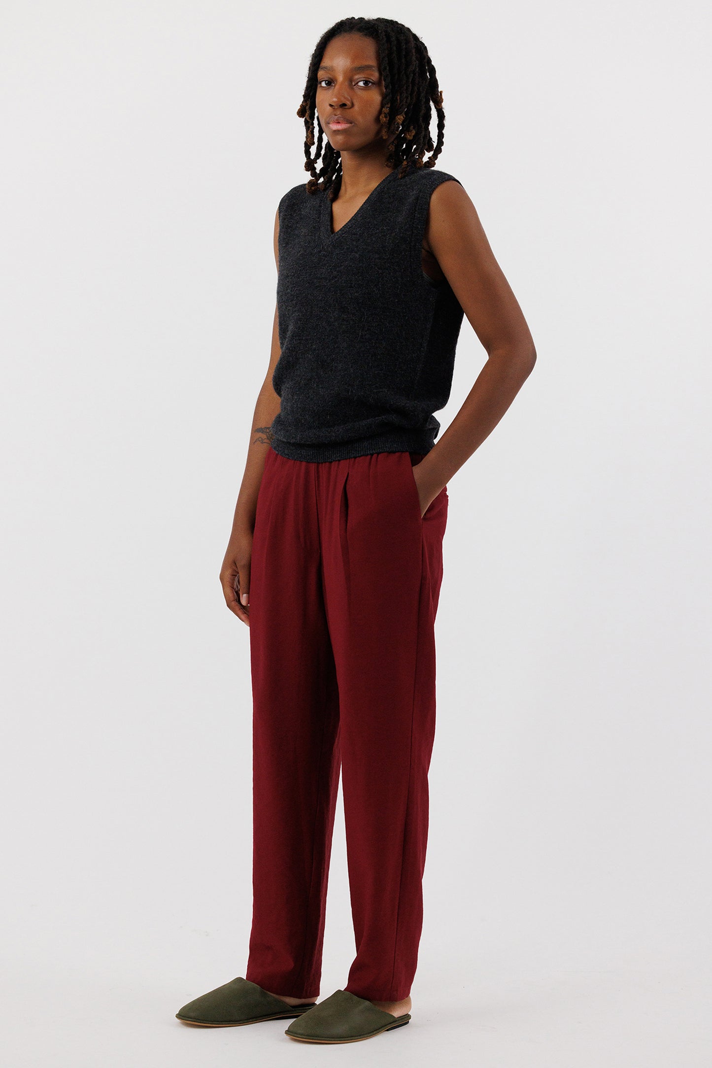 V NECK SWEATER VEST