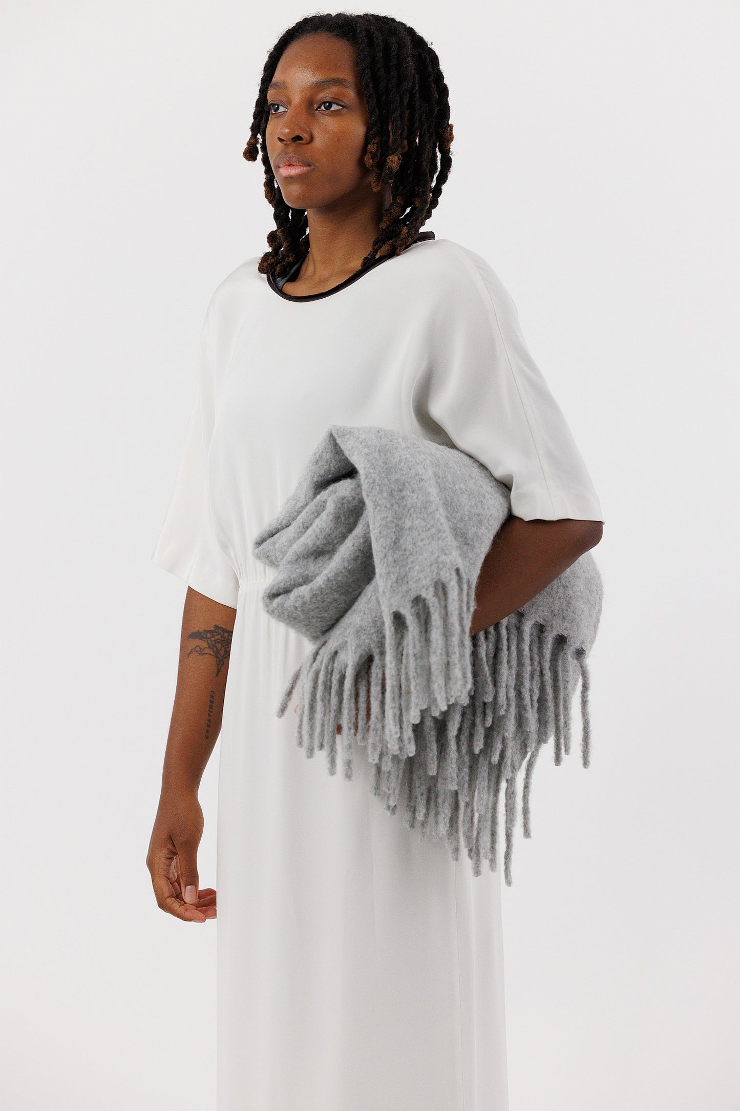 BOUCLE BRUSHED SHAWL