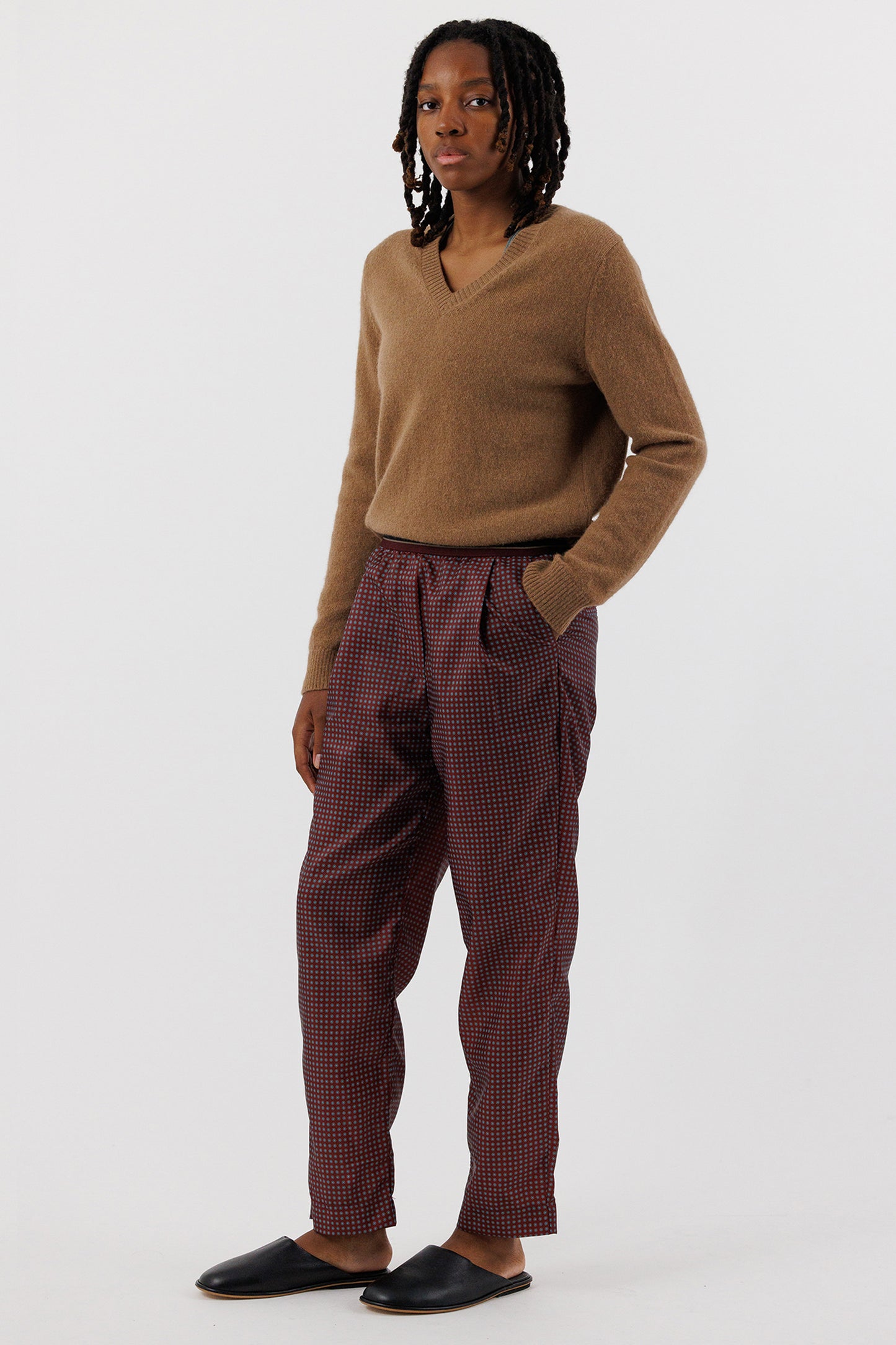 V NECK SWEATER