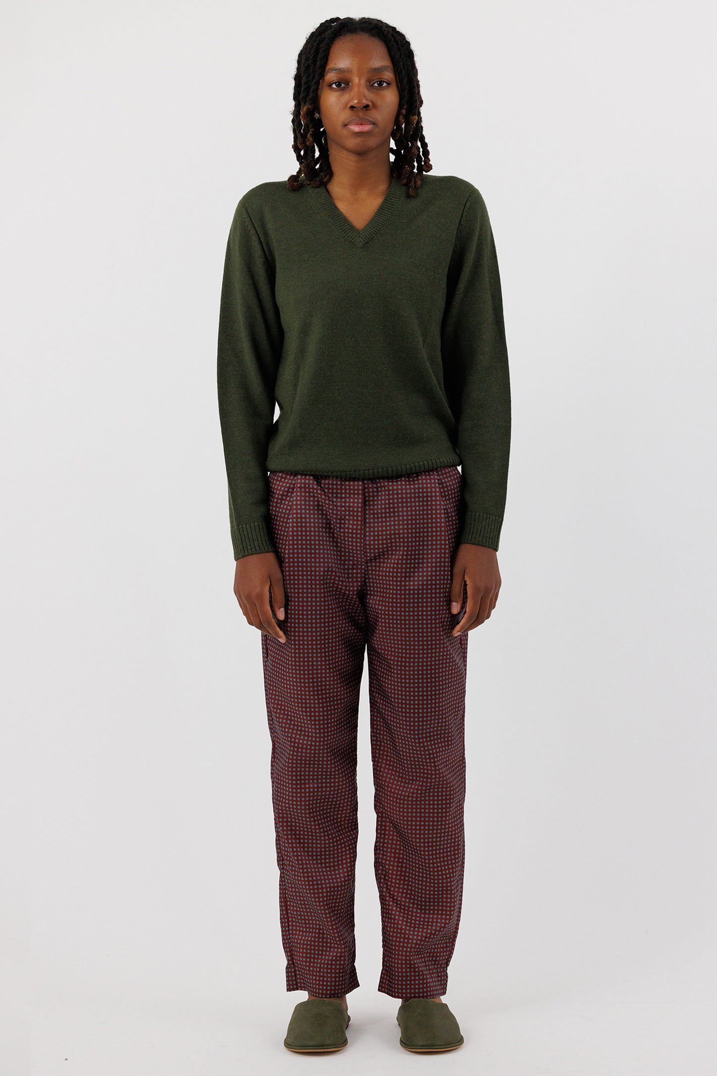 V NECK SWEATER