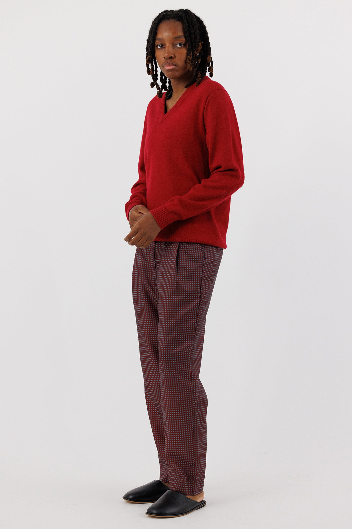 V NECK SWEATER