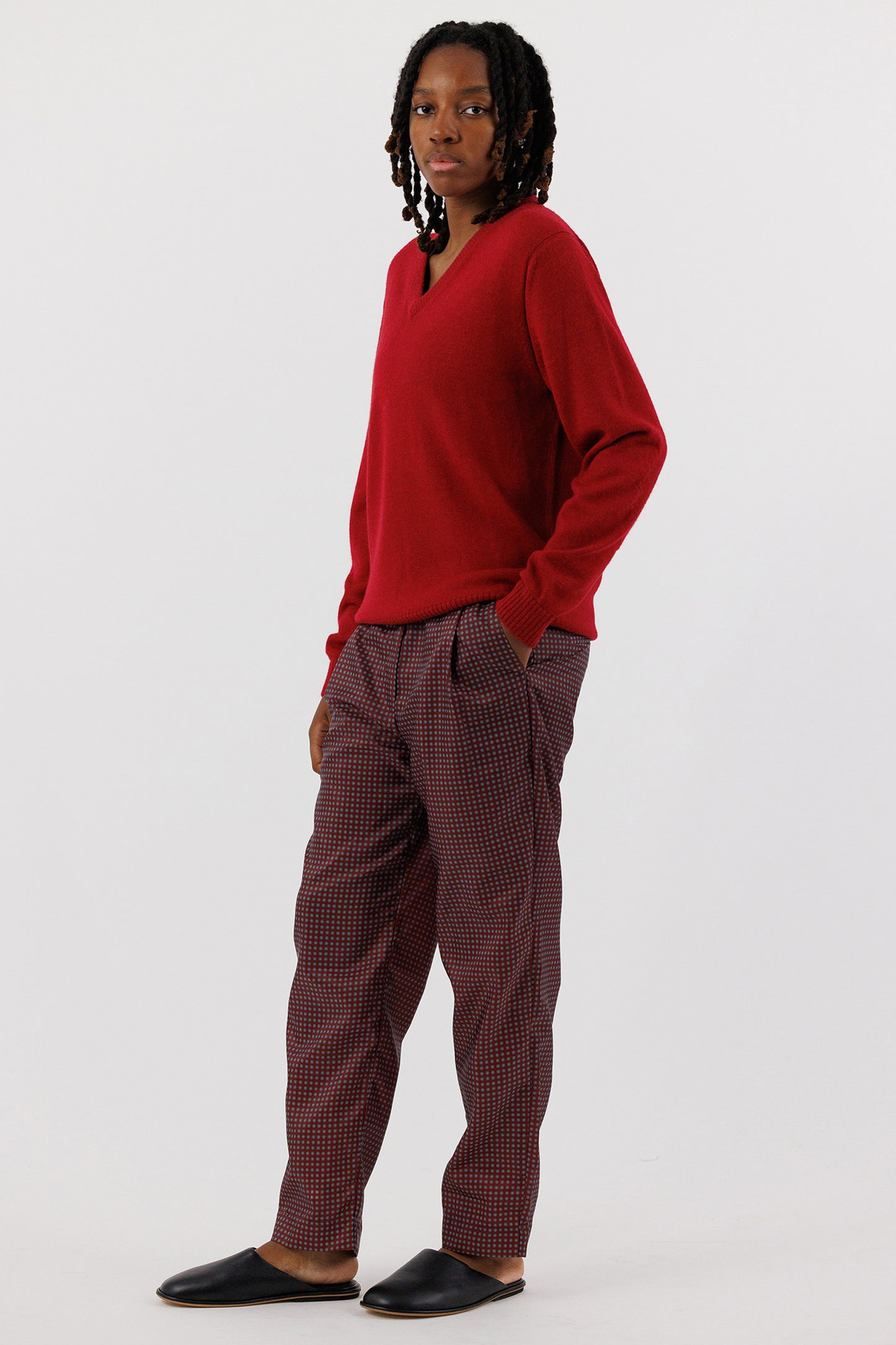 V NECK SWEATER