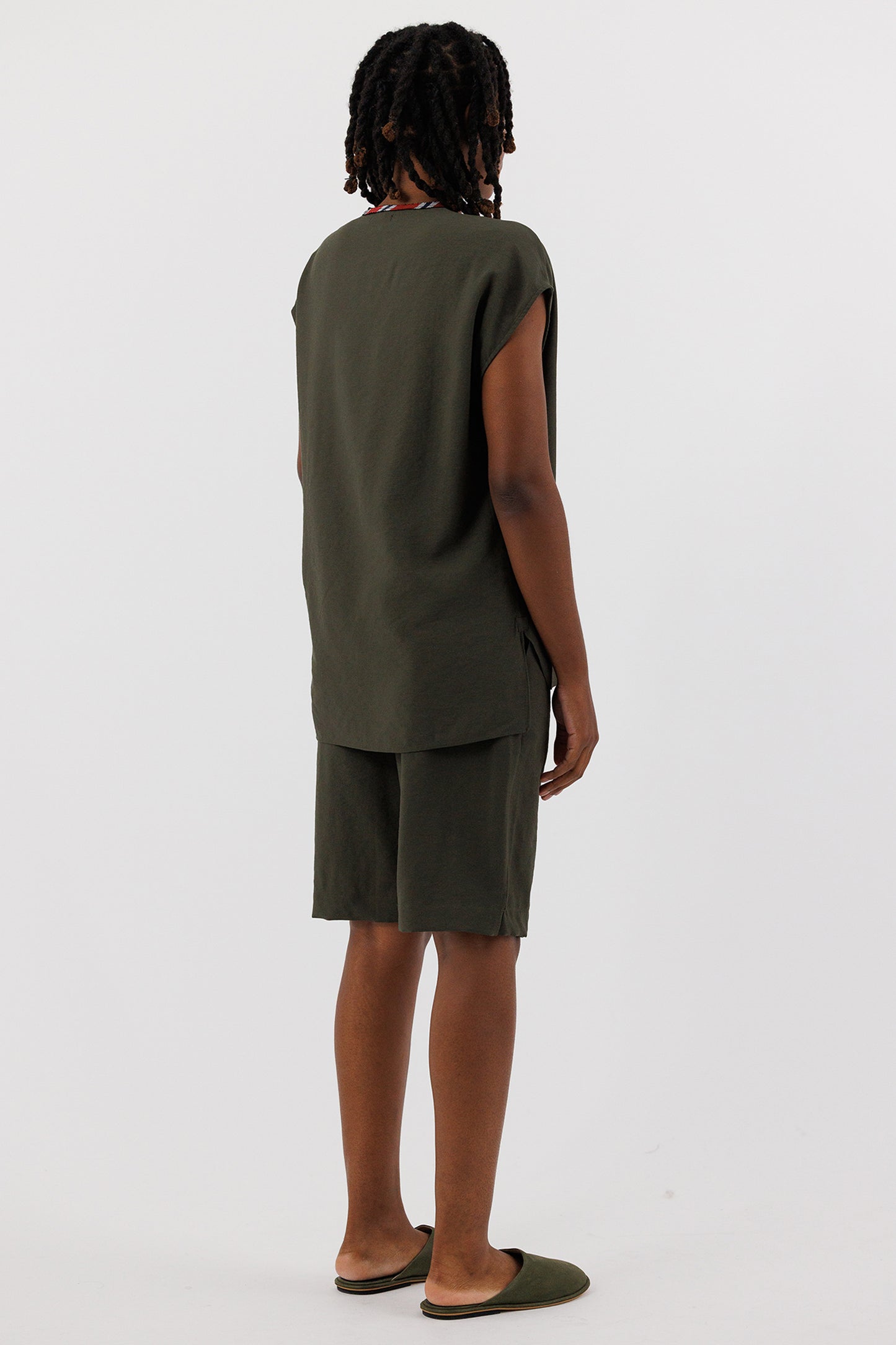 SLEEVELESS SIDE ZIP TOP OLIVE