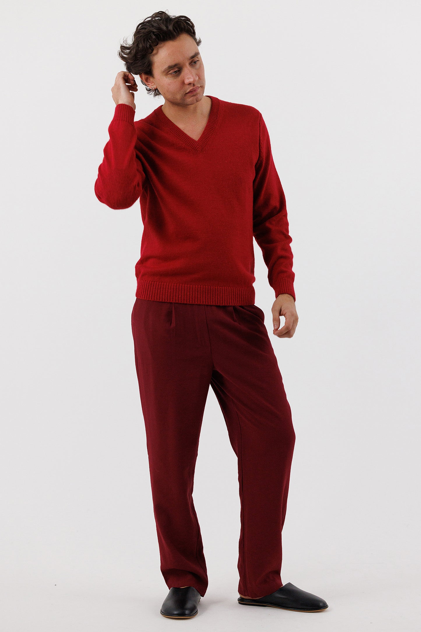 V NECK SWEATER
