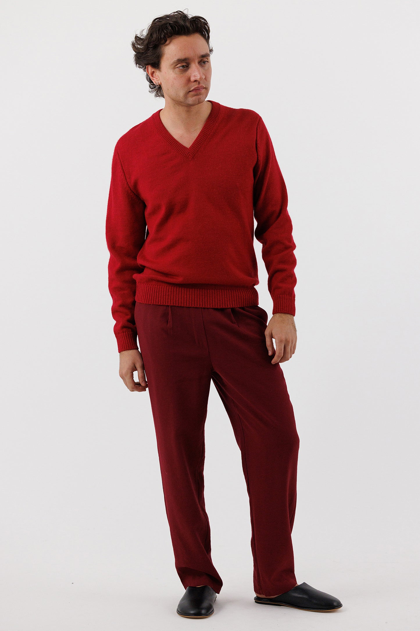 V NECK SWEATER