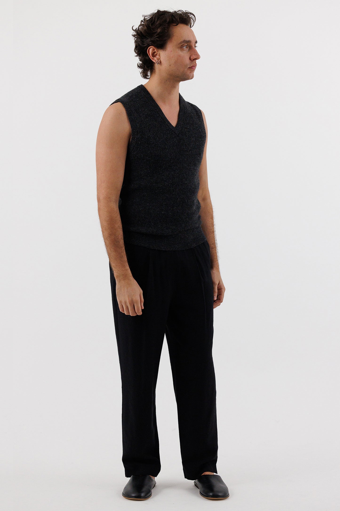 V NECK SWEATER VEST