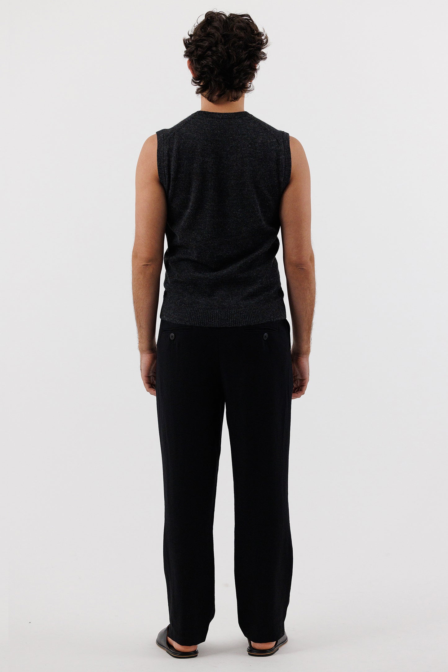 V NECK SWEATER VEST