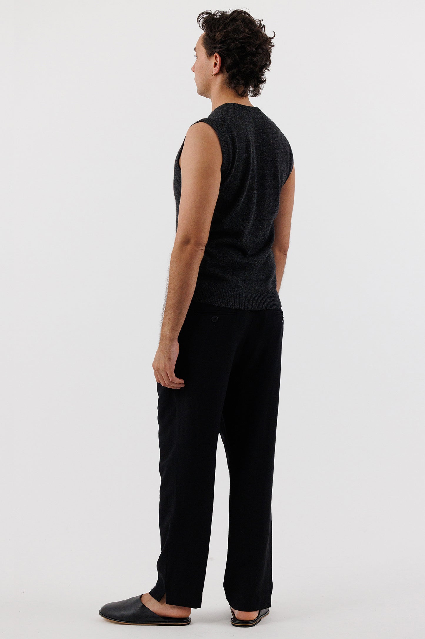 V NECK SWEATER VEST
