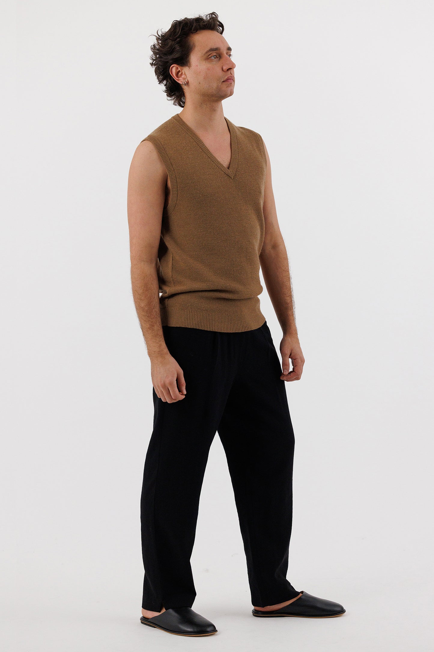 V NECK SWEATER VEST