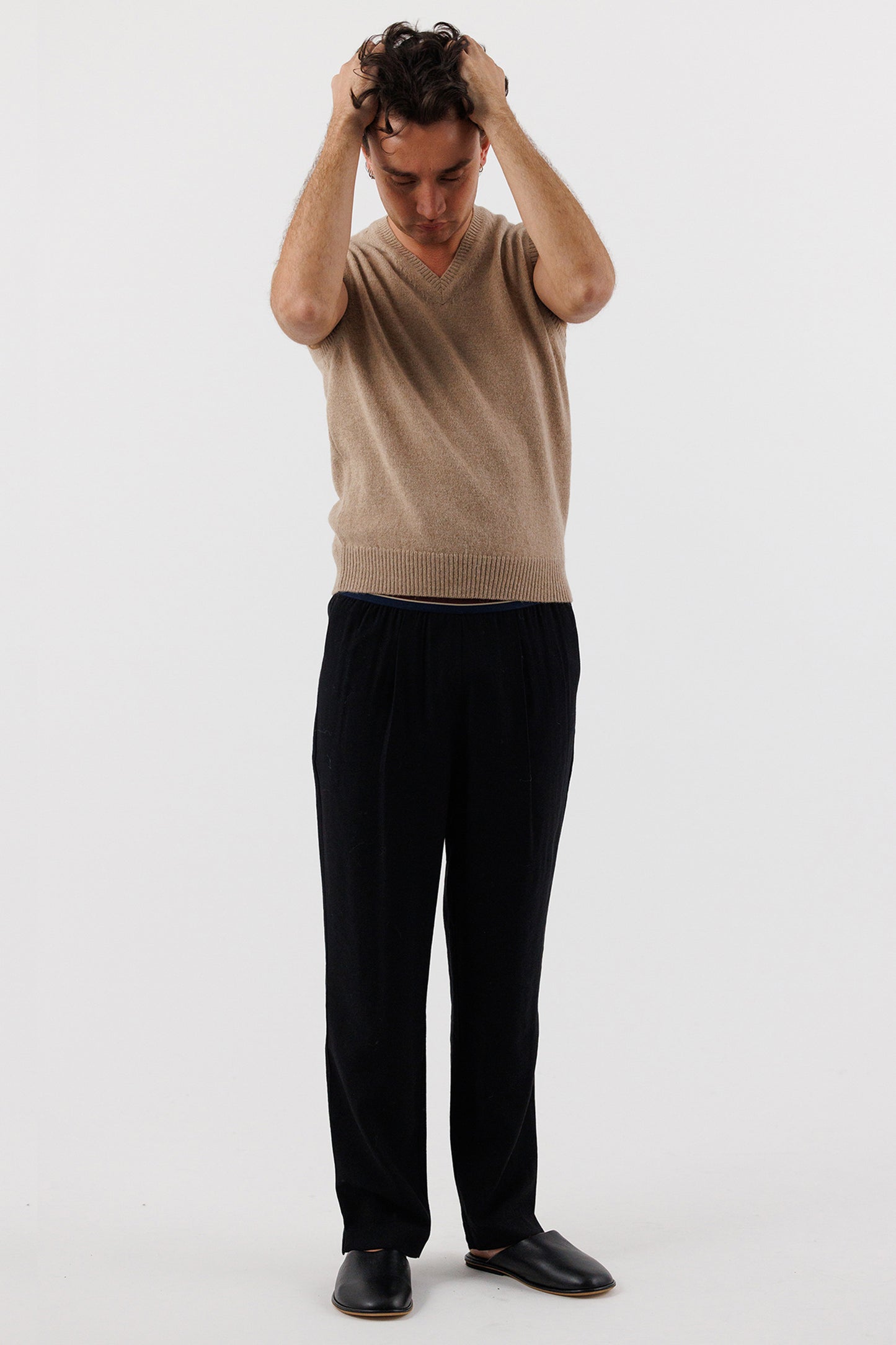 V NECK SWEATER VEST