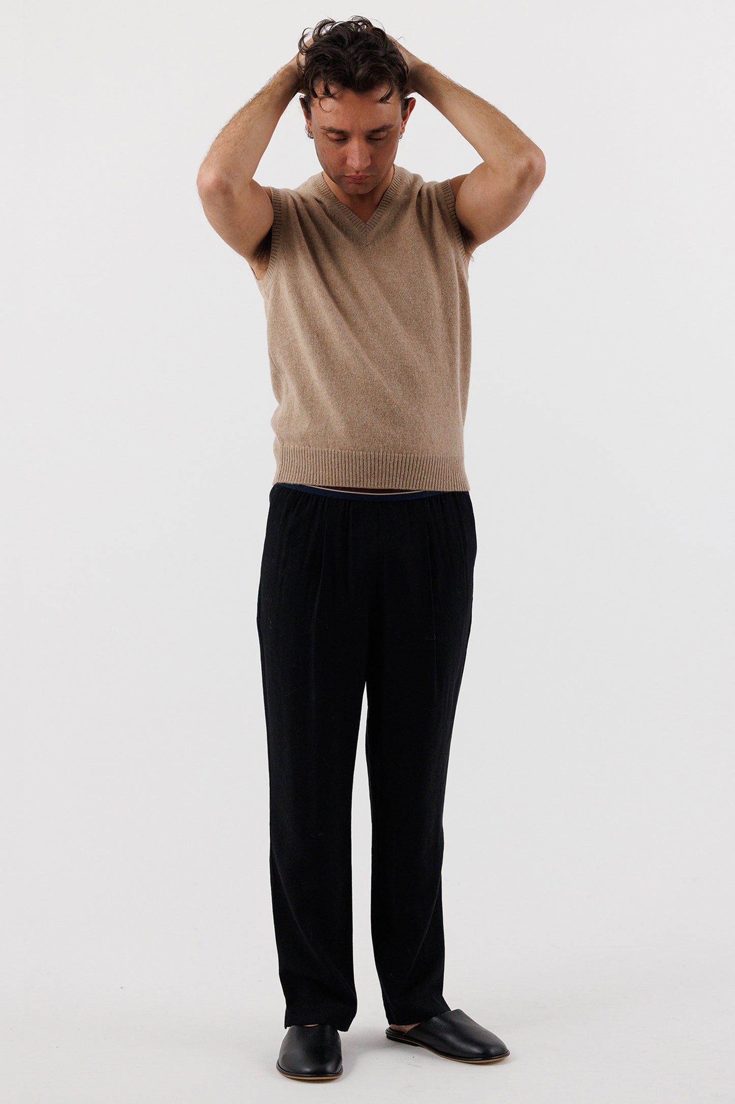 V NECK SWEATER VEST