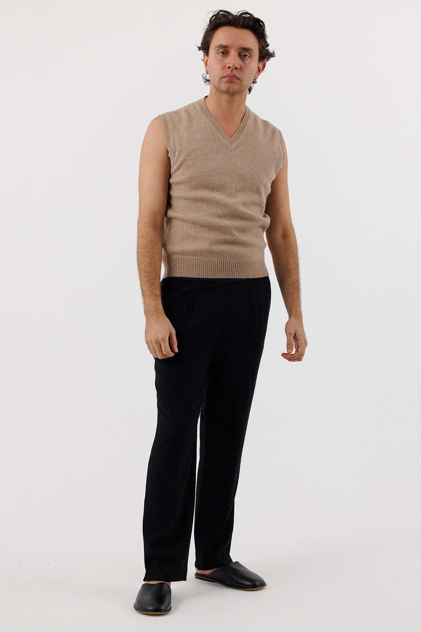 V NECK SWEATER VEST