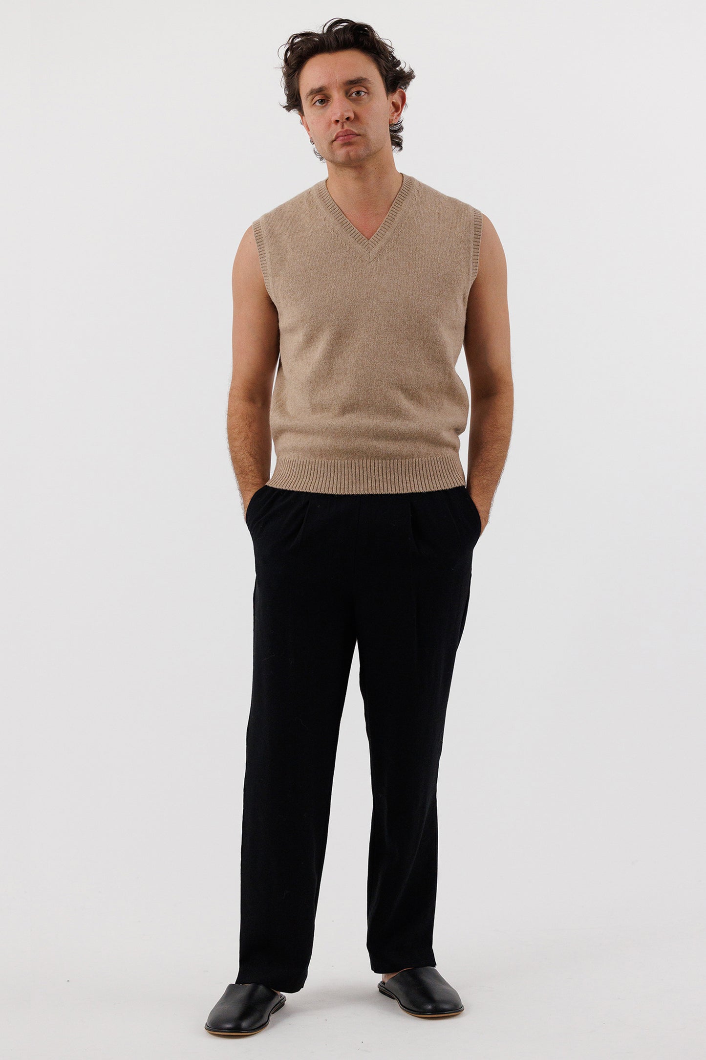 V NECK SWEATER VEST