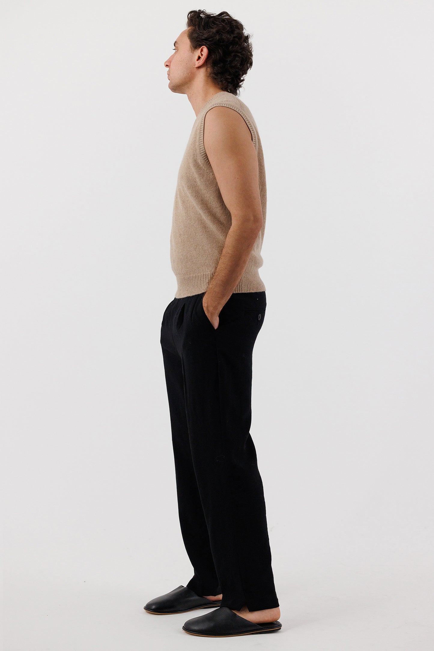 V NECK SWEATER VEST