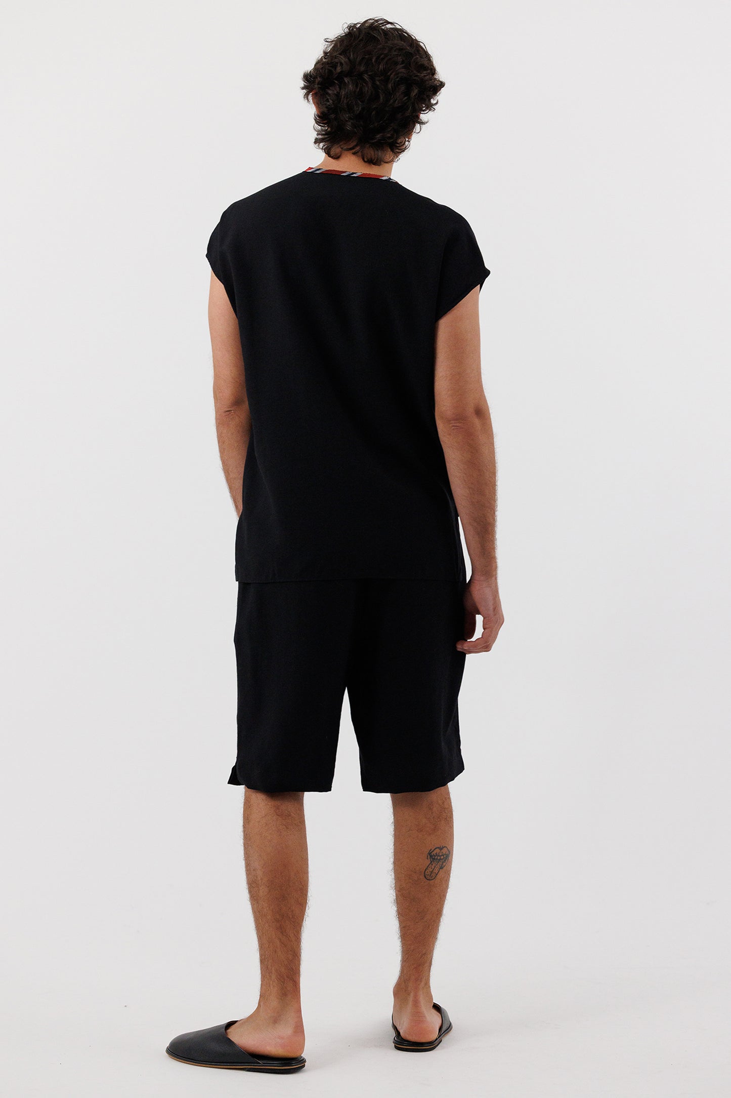 SLEEVELESS SIDE ZIP TOP