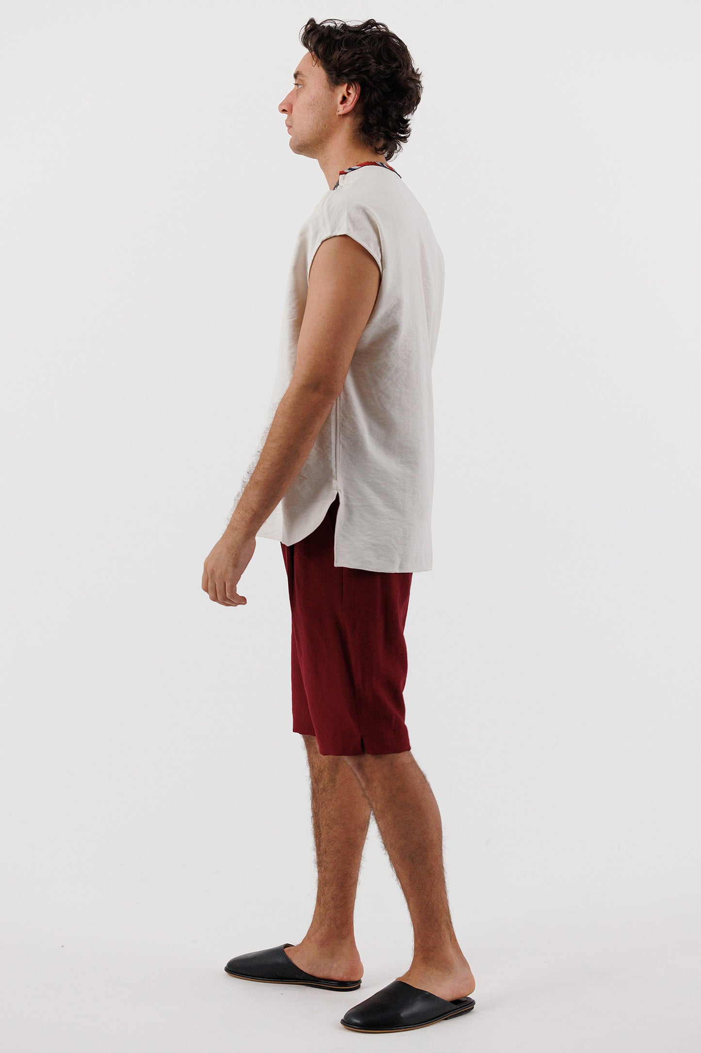SLEEVELESS SIDE ZIP TOP