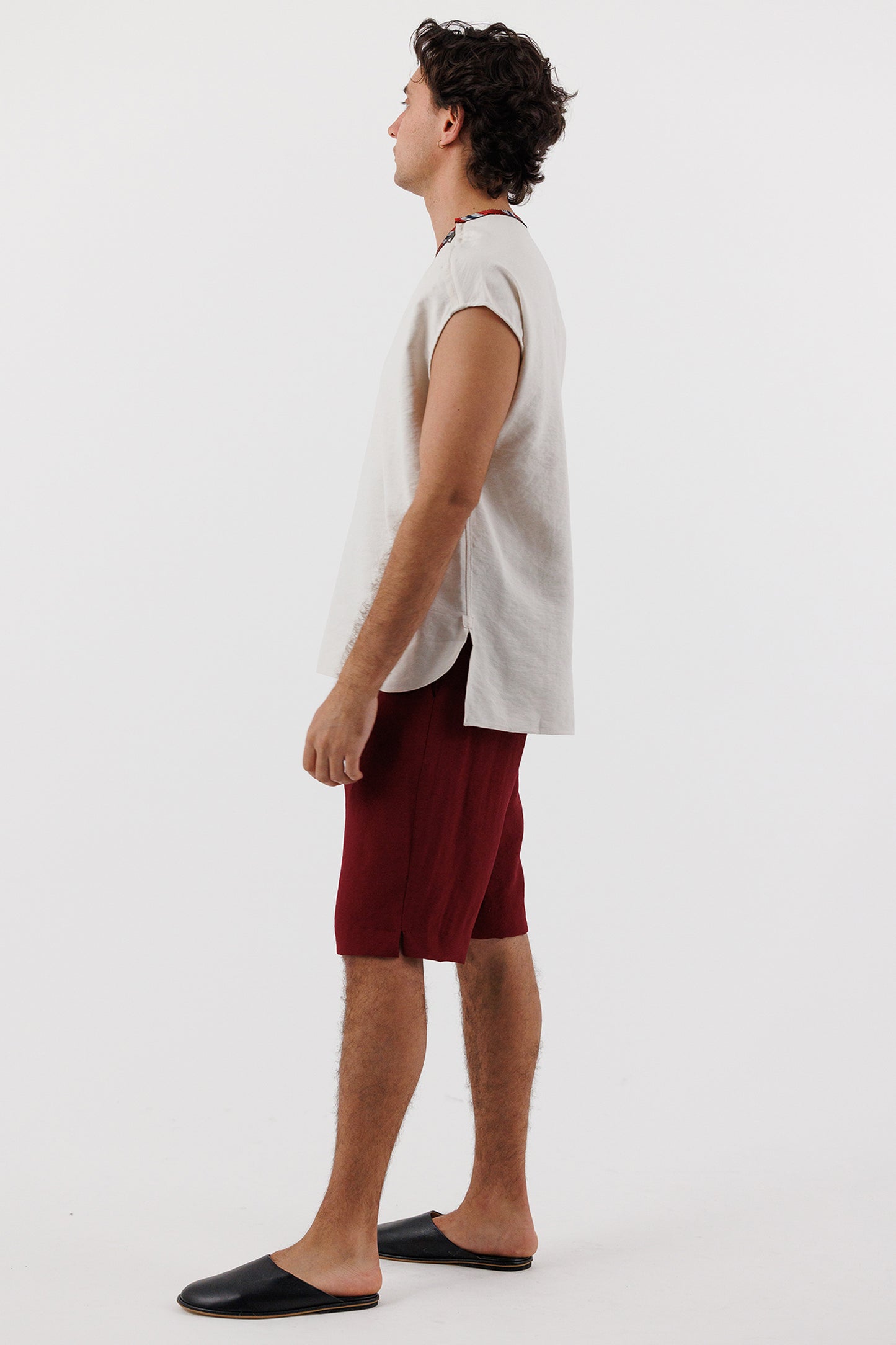 SLEEVELESS SIDE ZIP TOP