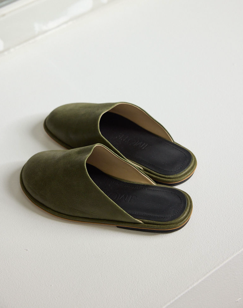 LEATHER SLIPPERS