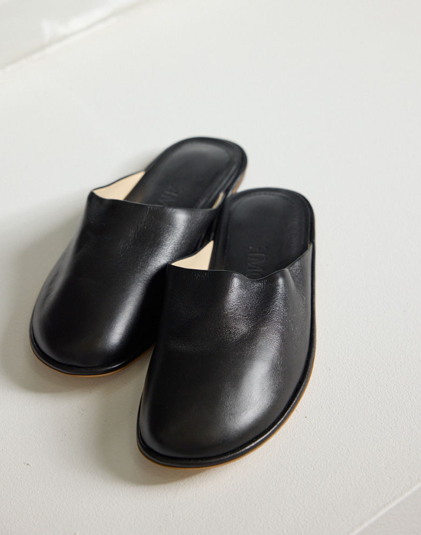LEATHER SLIPPERS