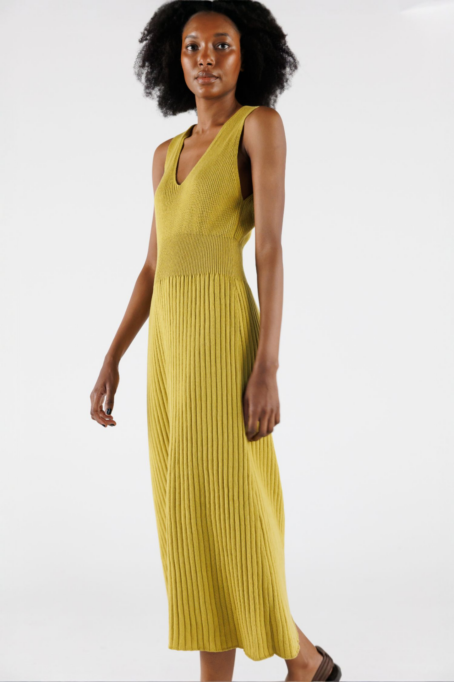 V NECK KNITTED DRESS