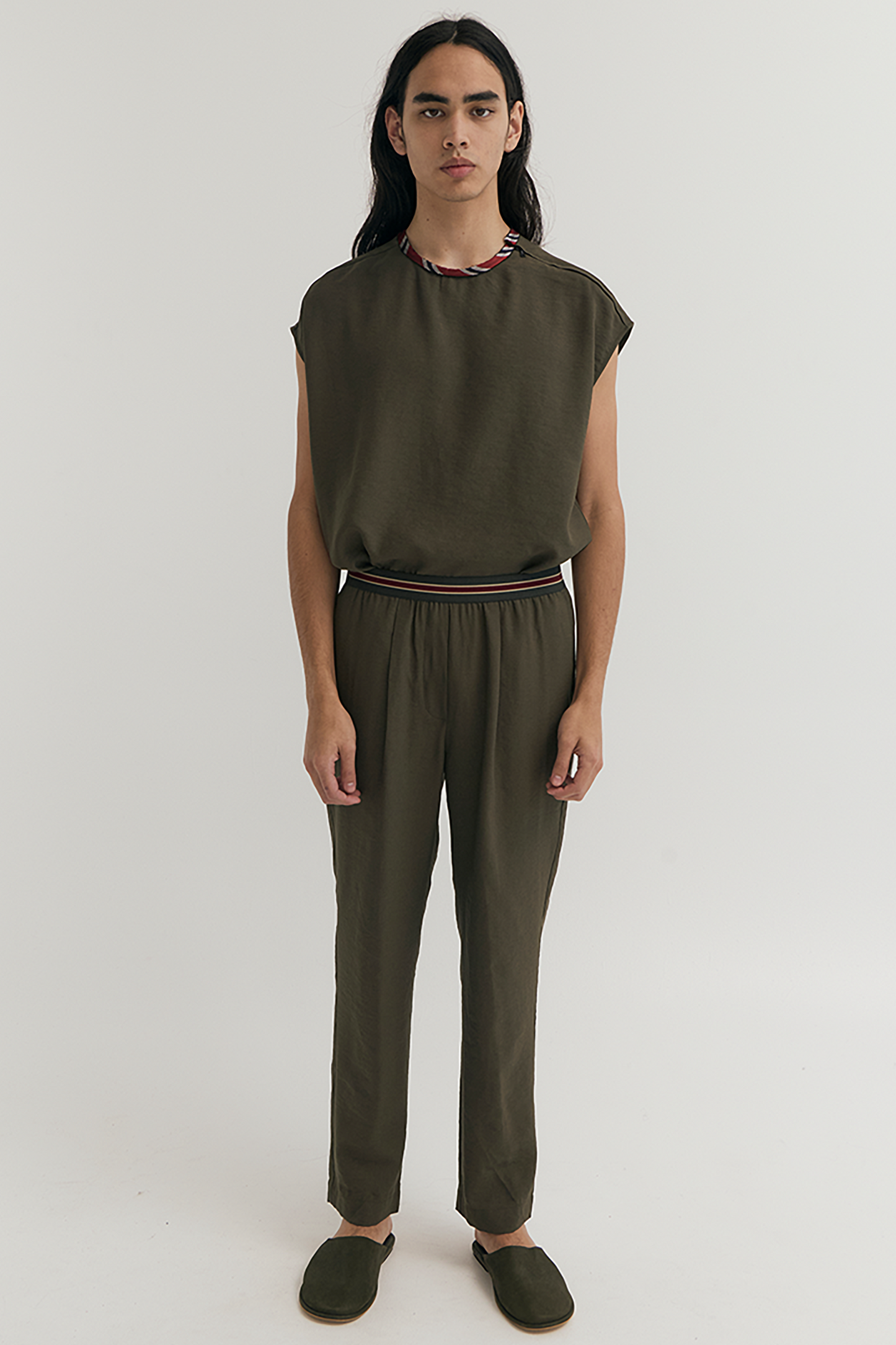 SLEEVELESS SIDE ZIP TOP OLIVE