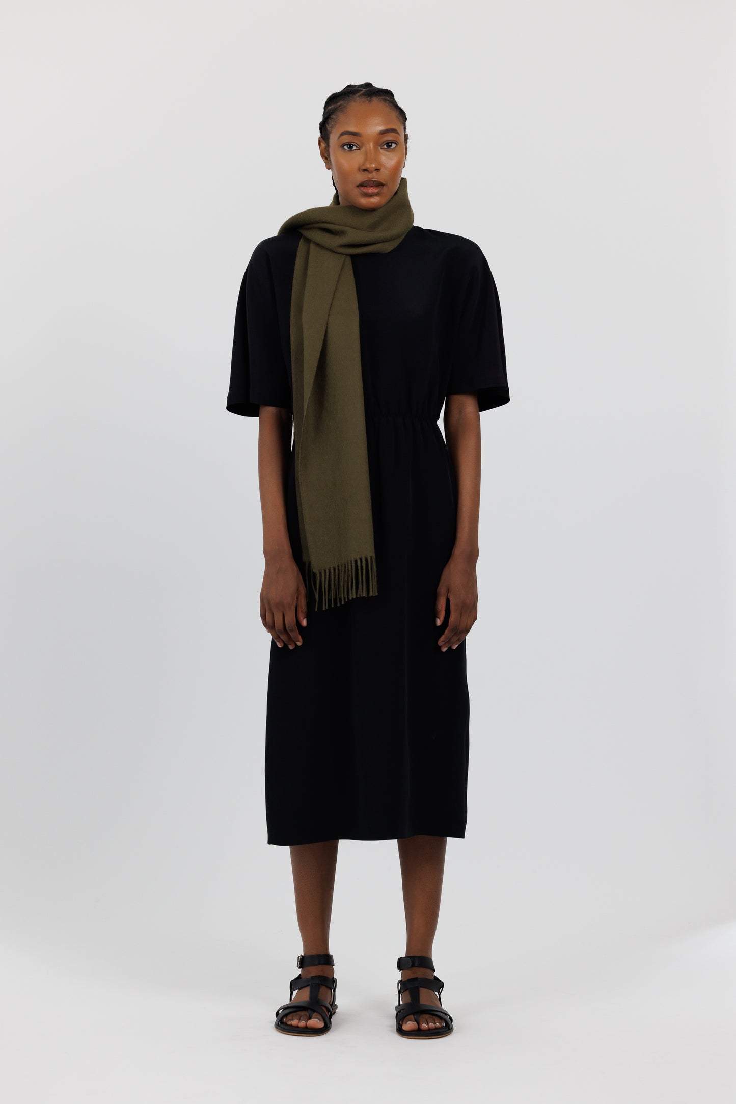 CLASSIC FRINGED SCARF