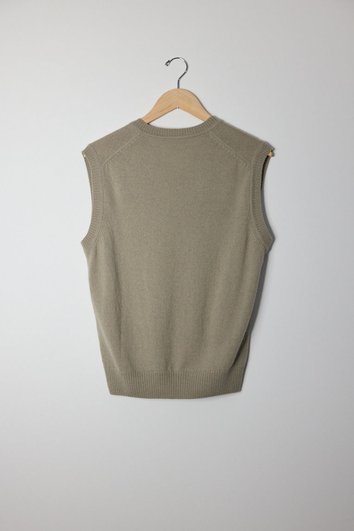 V NECK SWEATER VEST